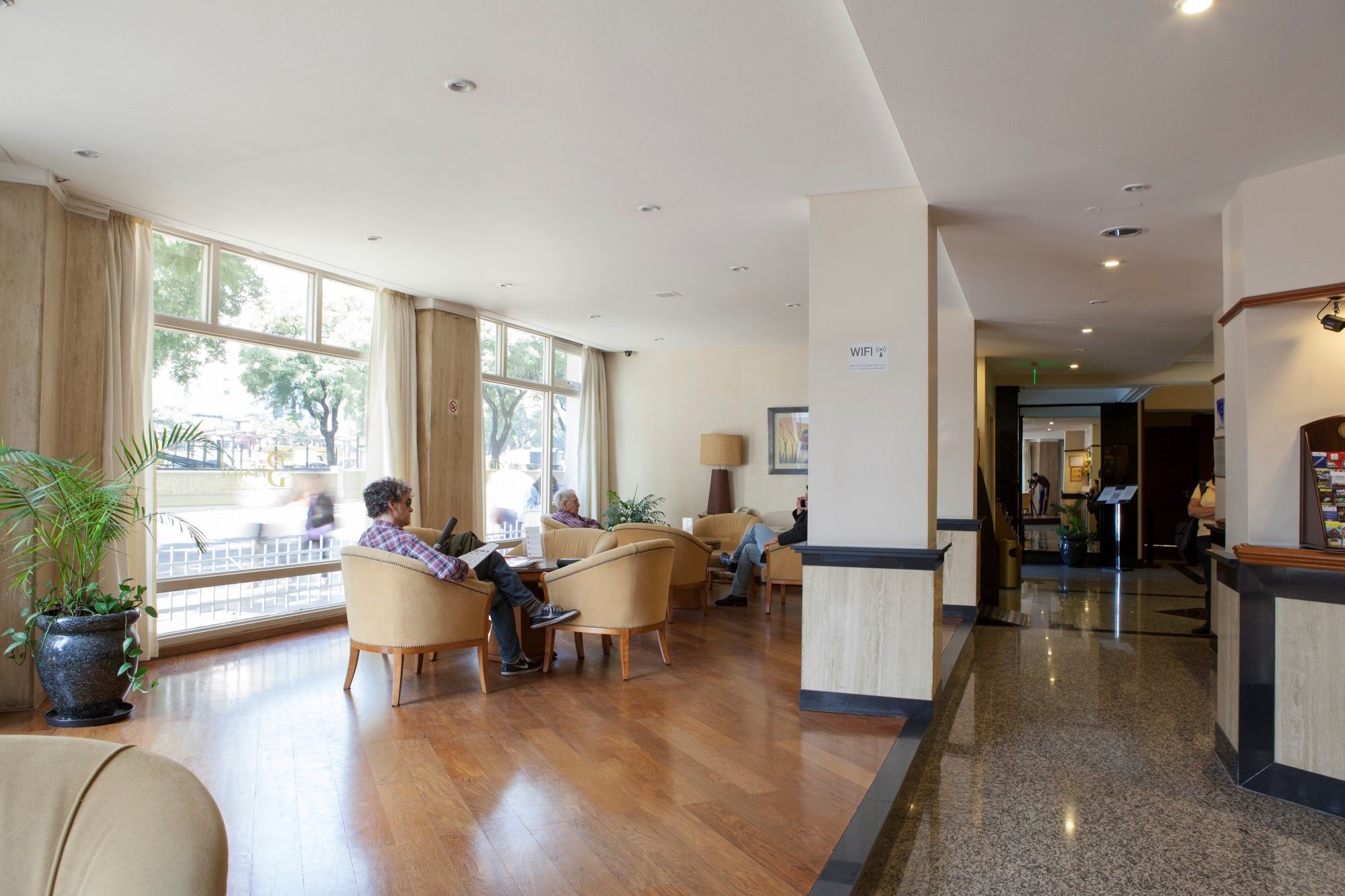 Bristol Hotel Buenos Aires Exterior foto