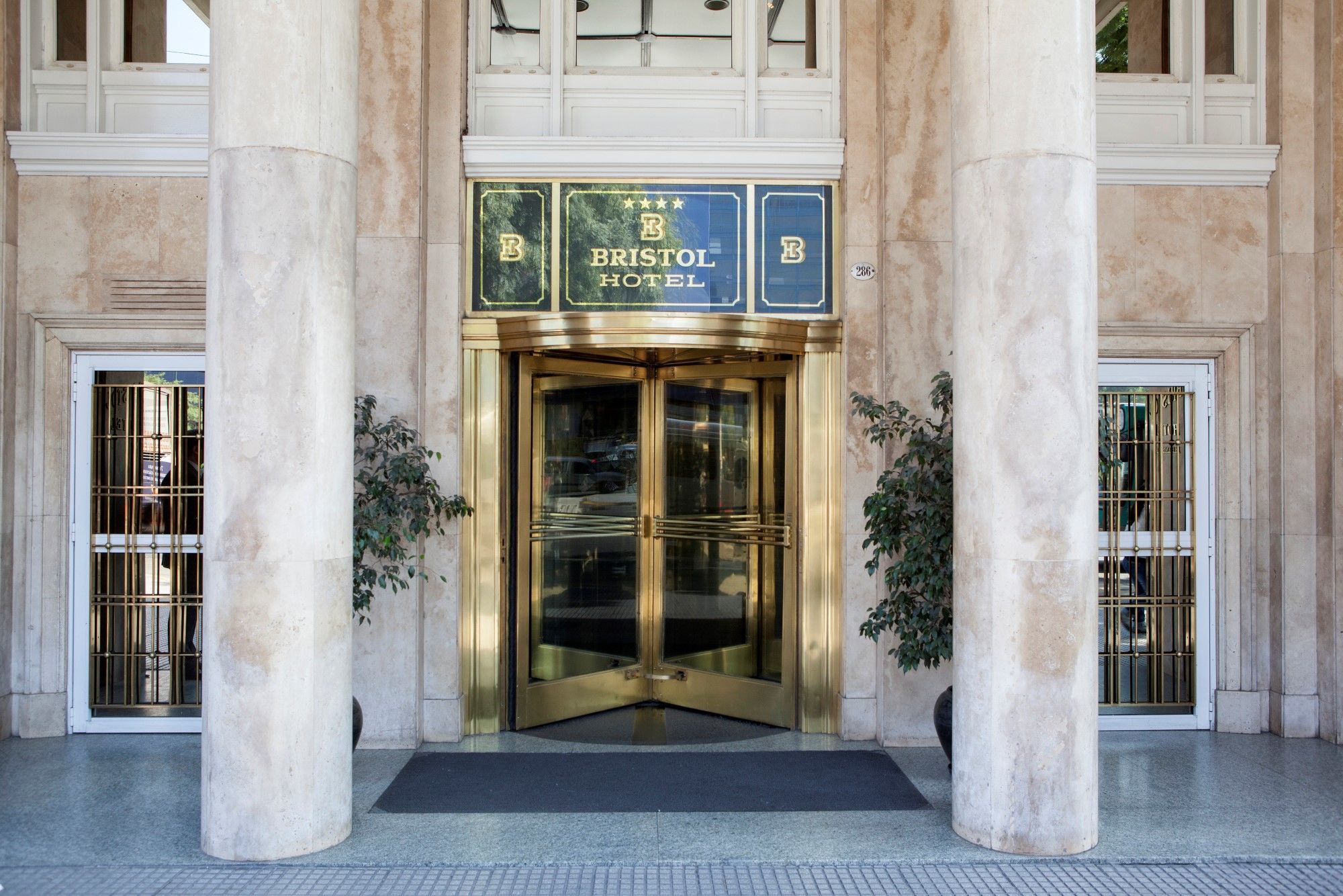 Bristol Hotel Buenos Aires Exterior foto